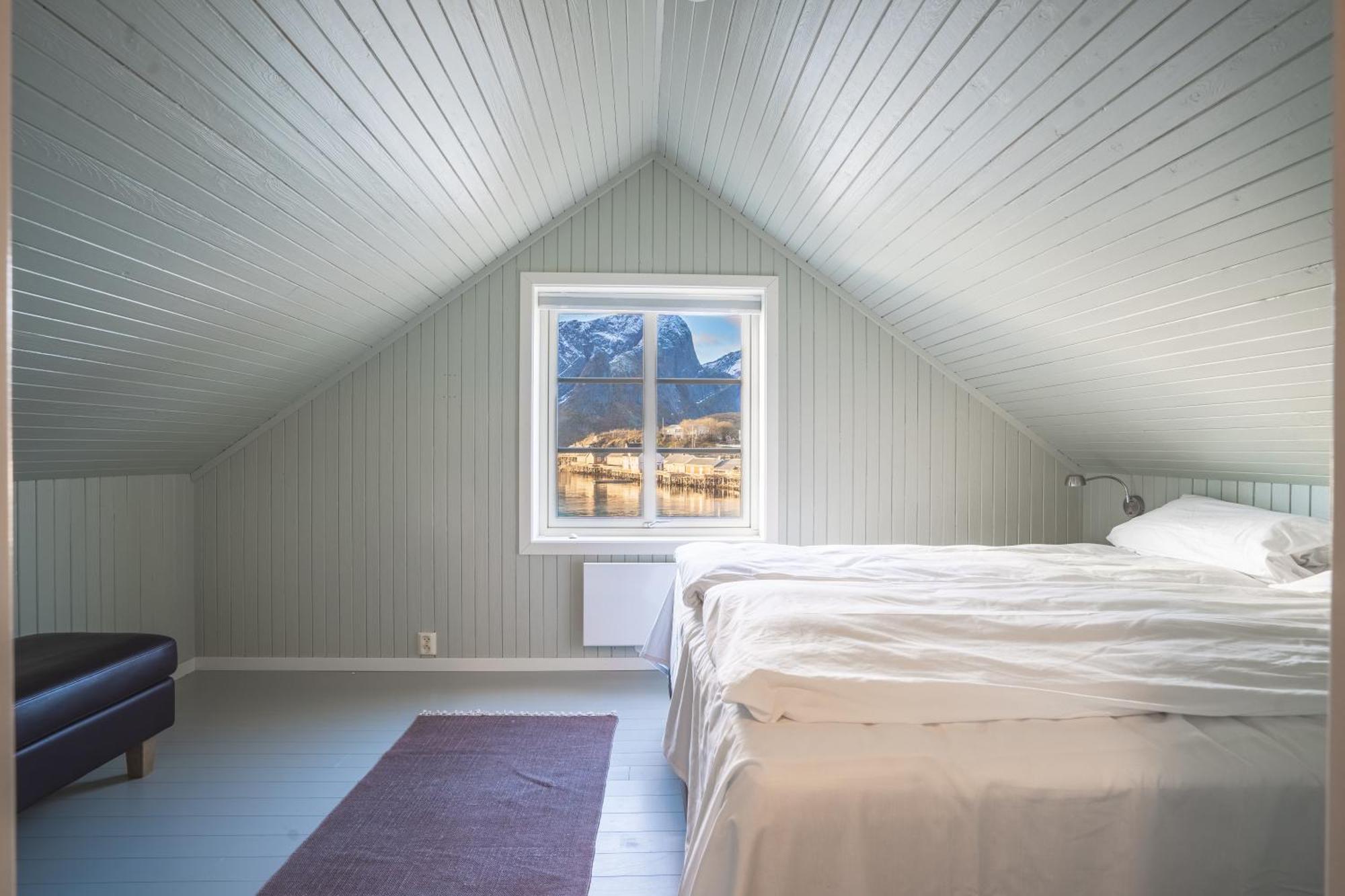 Little White House Villa Рейне Екстериор снимка