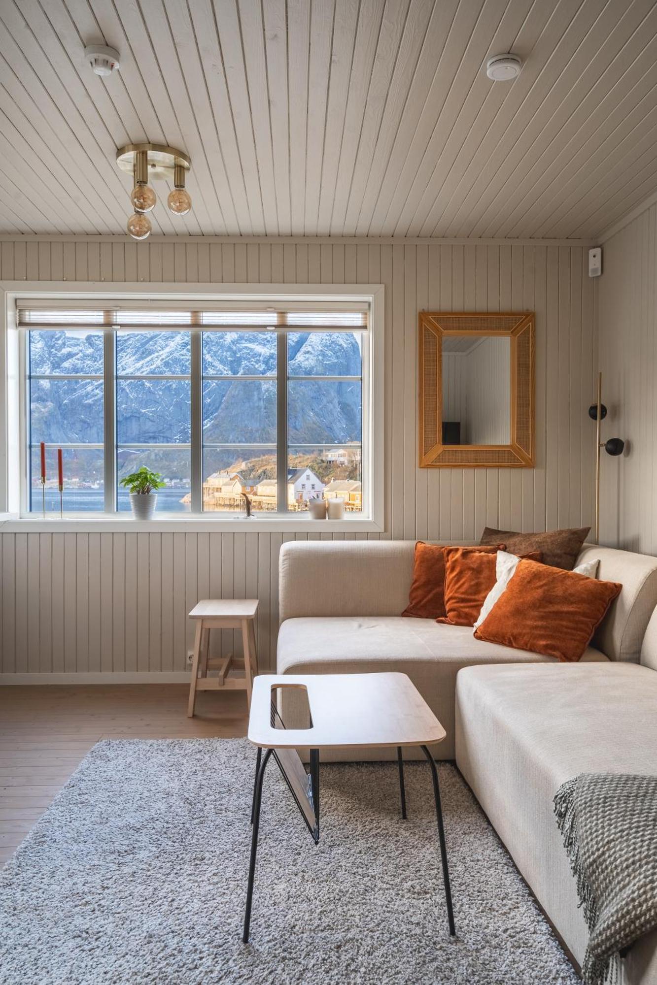 Little White House Villa Рейне Екстериор снимка